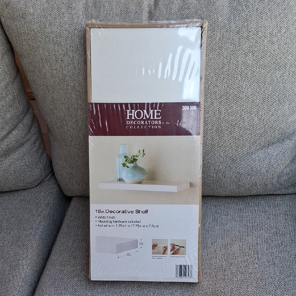 18" Decorative Shelf NWT